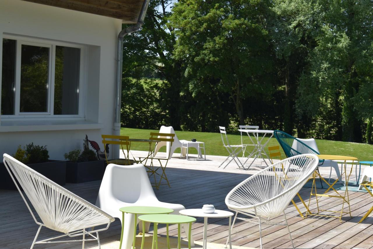 Hotel Le Corbusson Saint-Berthevin Buitenkant foto