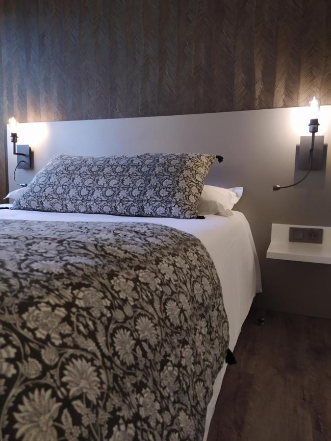 Hotel Le Corbusson Saint-Berthevin Buitenkant foto