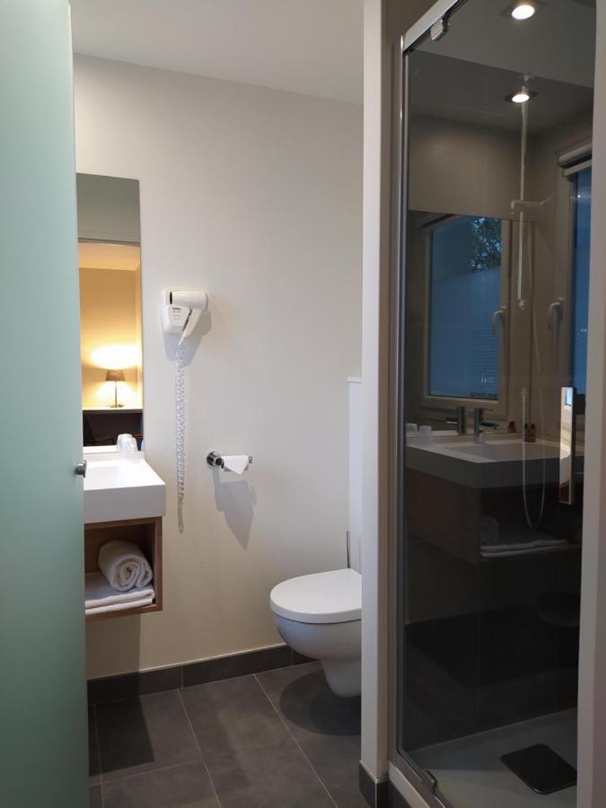 Hotel Le Corbusson Saint-Berthevin Buitenkant foto