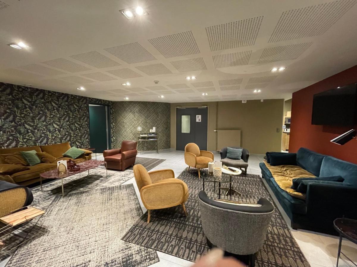 Hotel Le Corbusson Saint-Berthevin Buitenkant foto