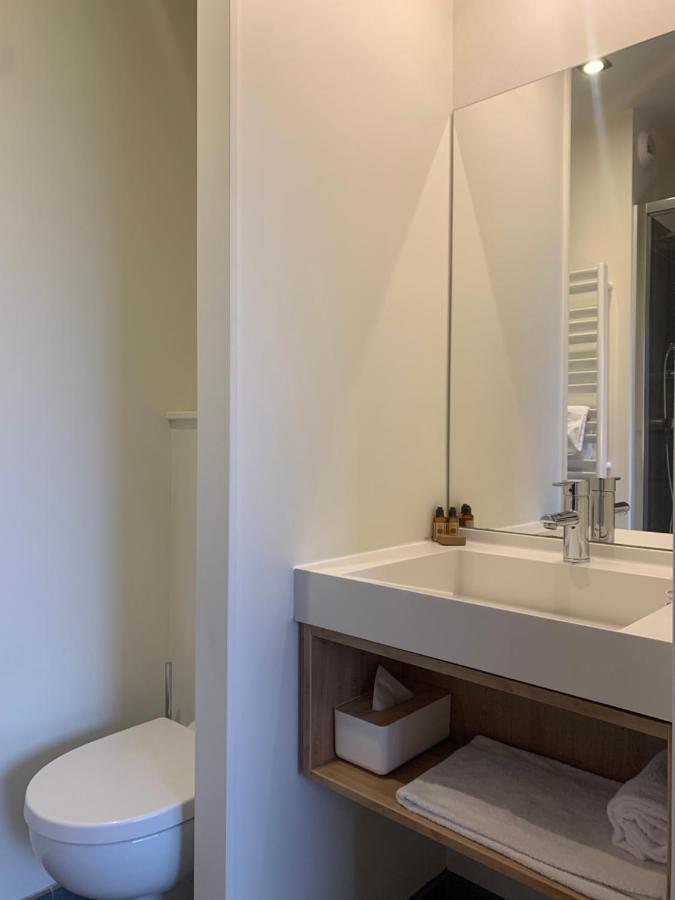 Hotel Le Corbusson Saint-Berthevin Buitenkant foto