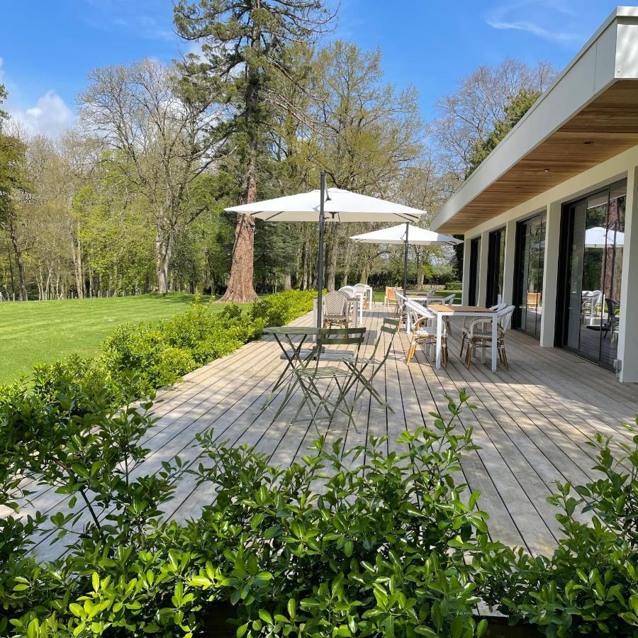Hotel Le Corbusson Saint-Berthevin Buitenkant foto