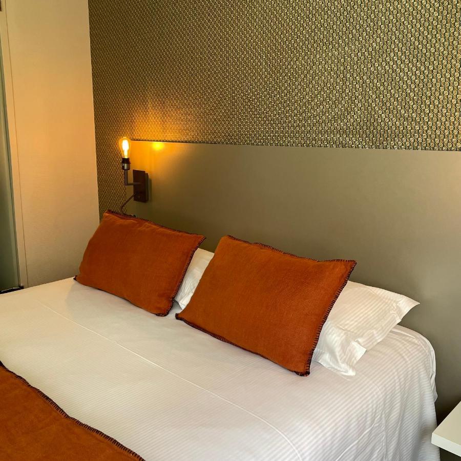 Hotel Le Corbusson Saint-Berthevin Buitenkant foto