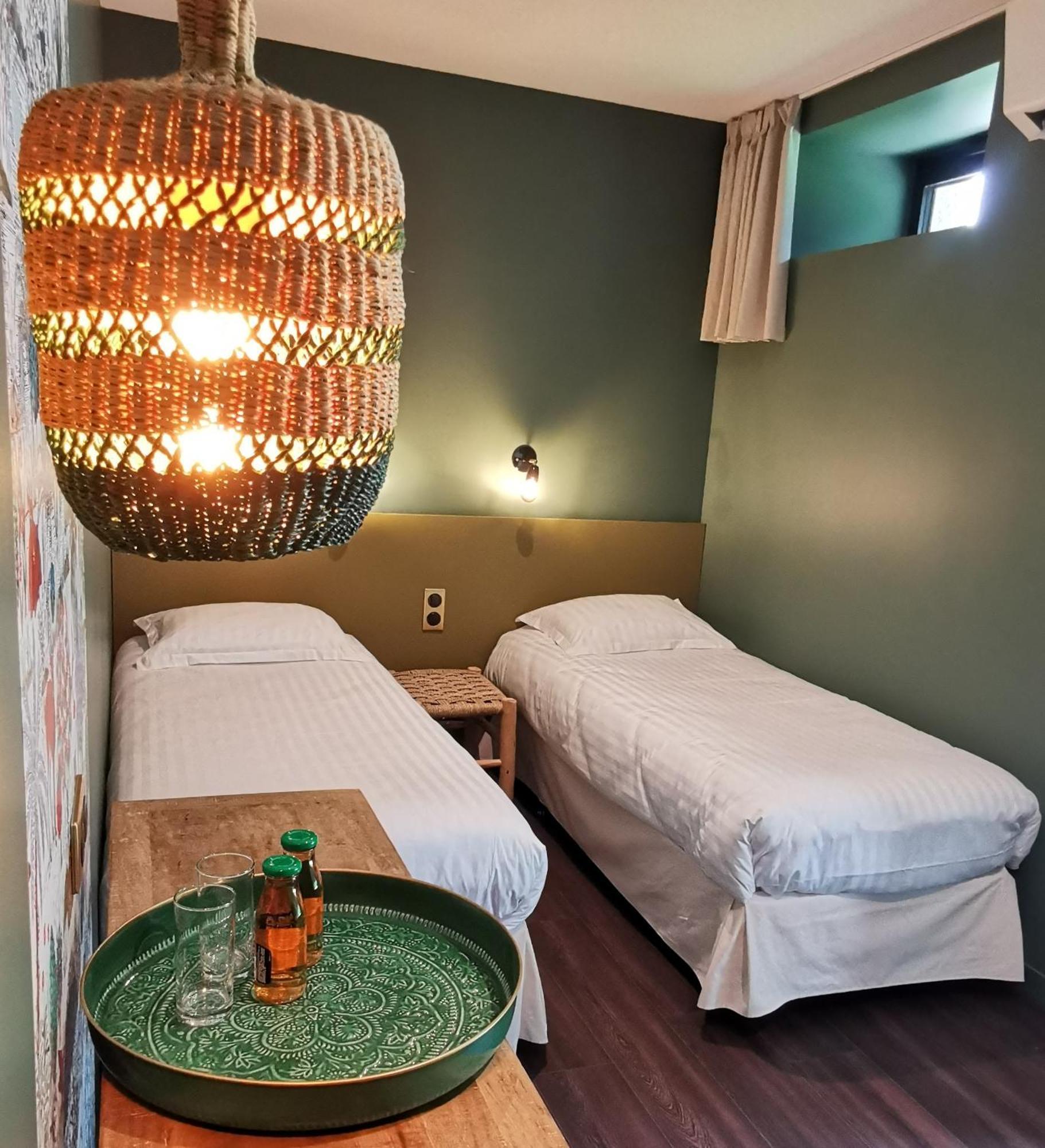 Hotel Le Corbusson Saint-Berthevin Buitenkant foto
